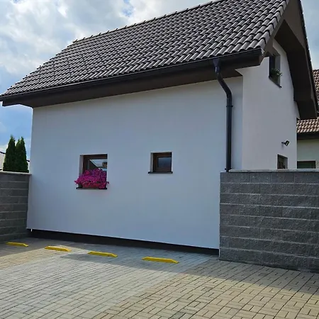 別荘 Apartmanovy Domcek *