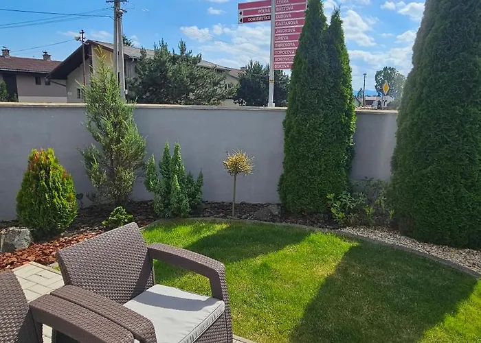 Apartmanovy Domcek 度假居 *